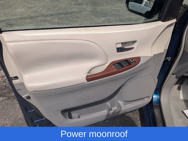 Used 2011 Toyota Sienna XLE w/ Entertainment Pkg FWD image 13