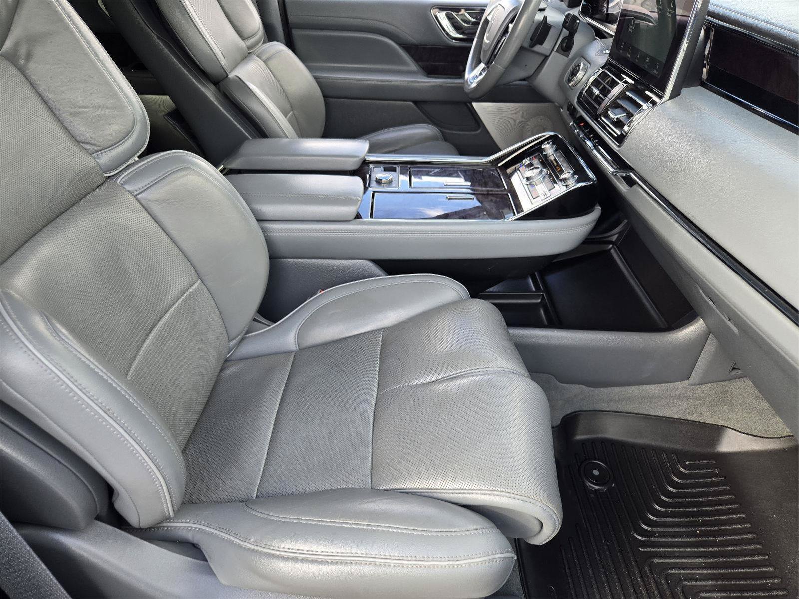Used 2019 Lincoln Navigator L Reserve AWD/4WD image 12