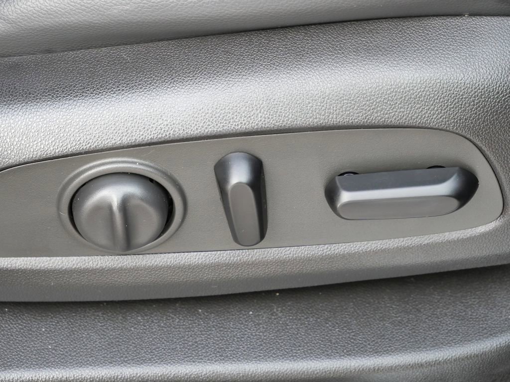 Used 2017 GMC Acadia SLT image 16