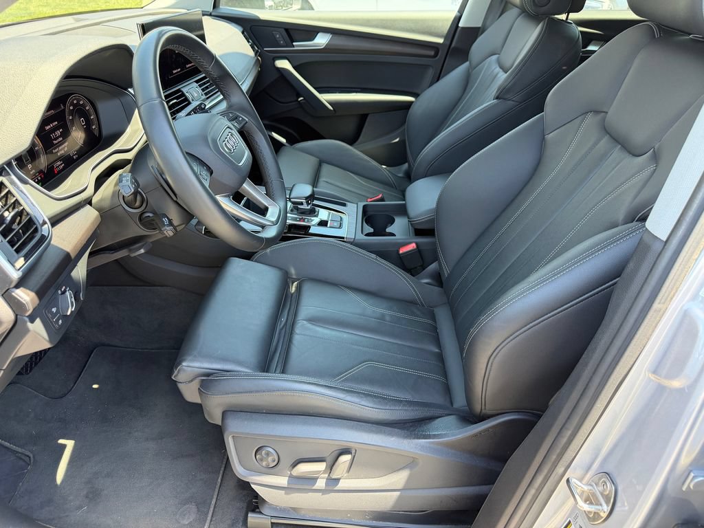 Used 2023 Audi Q5 e Premium w/ Convenience Package AWD/4WD image 3