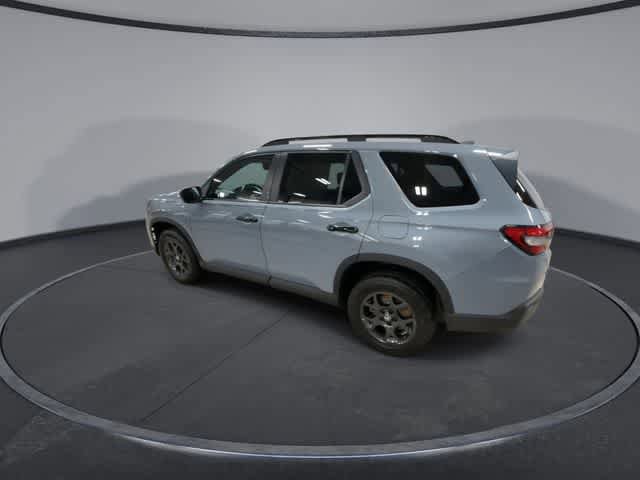 Used 2024 Honda Pilot TrailSport image 6
