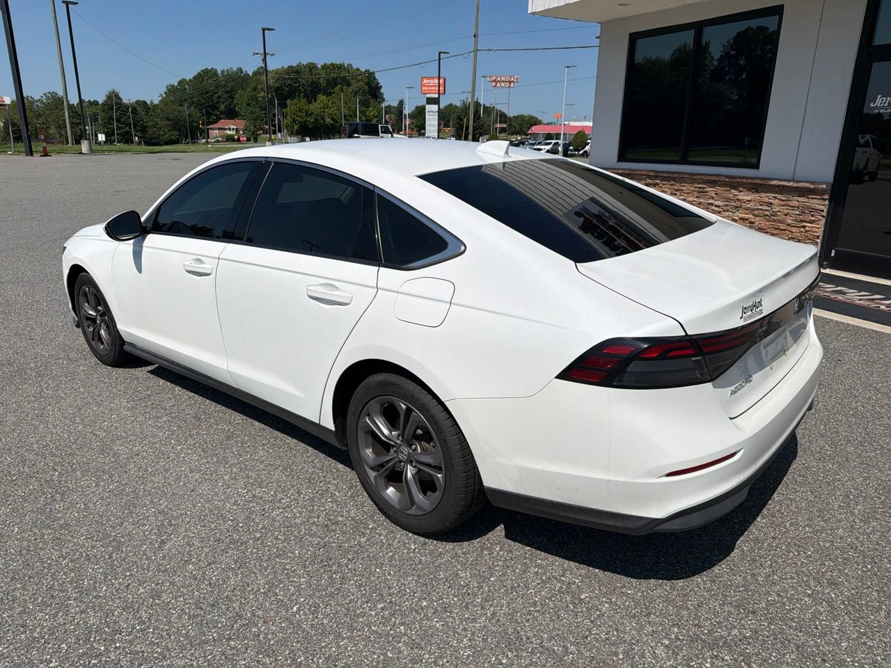 Used 2023 Honda Accord EX image 5
