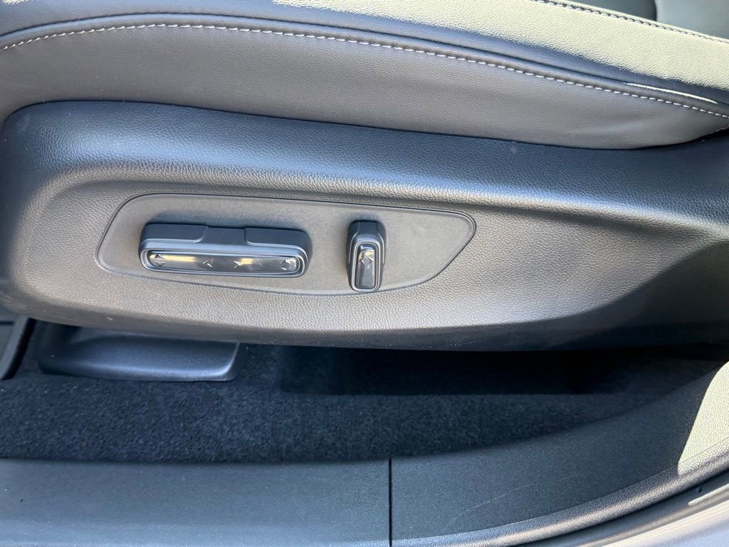 Certified 2025 Acura ADX AWD image 31