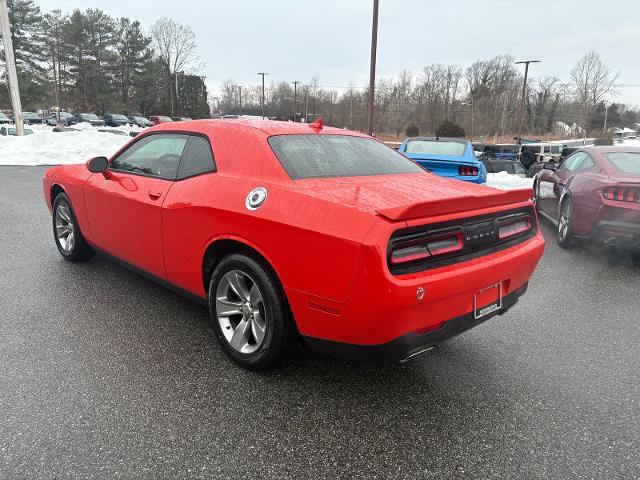 Used 2019 Dodge Challenger SXT w/ Driver Convenience Group image 5