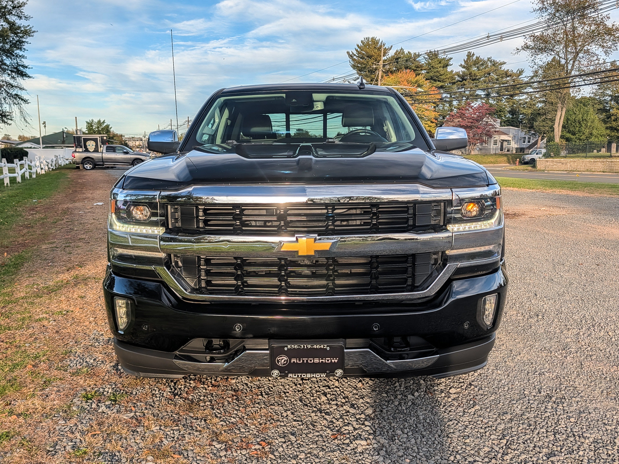 Used 2017 Chevrolet Silverado 1500 High Country AWD/4WD image 2