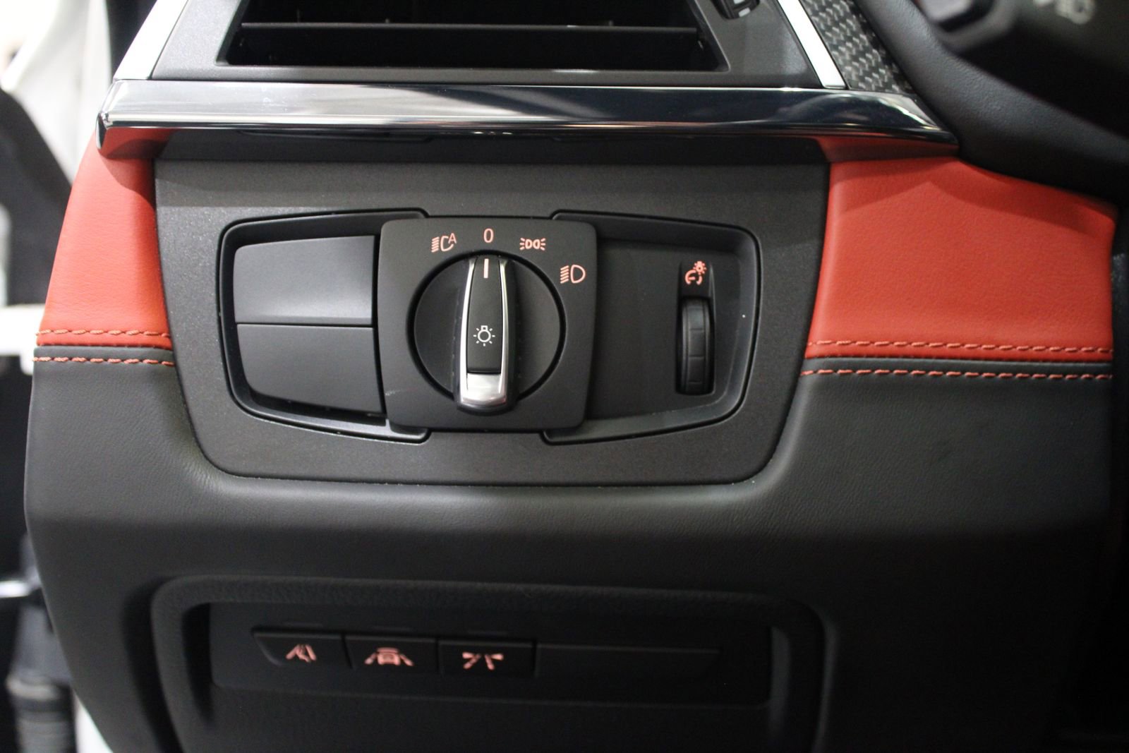 Used 2019 BMW M4 Convertible w/ Executive Package image 25