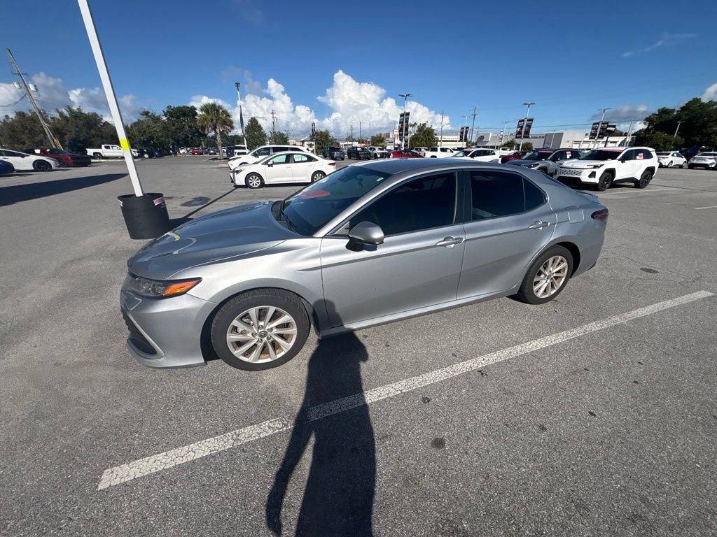 Used 2021 Toyota Camry LE FWD image 6