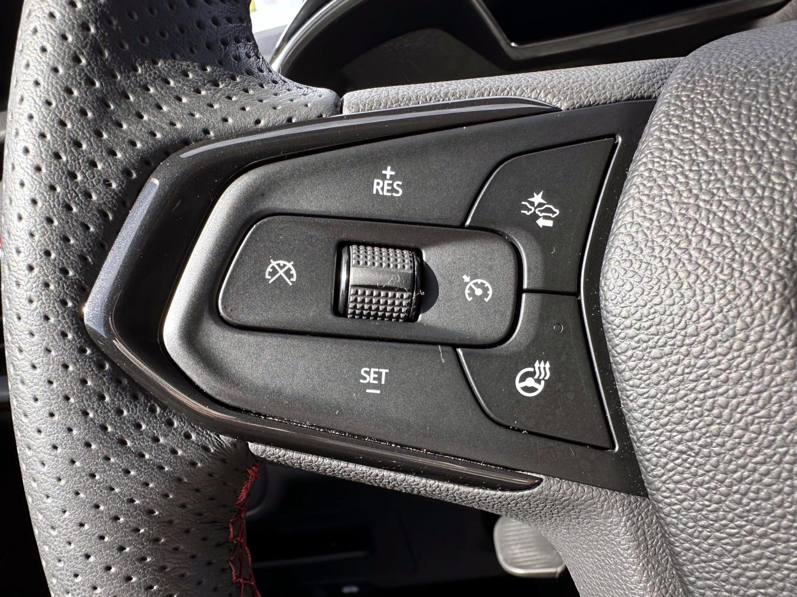 Used 2023 Chevrolet TrailBlazer RS w/ Convenience Package AWD/4WD image 16