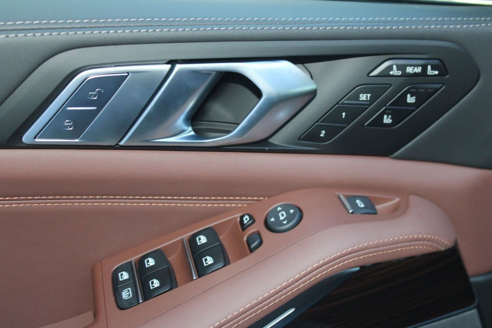 New 2026 BMW X7 M60i image 13