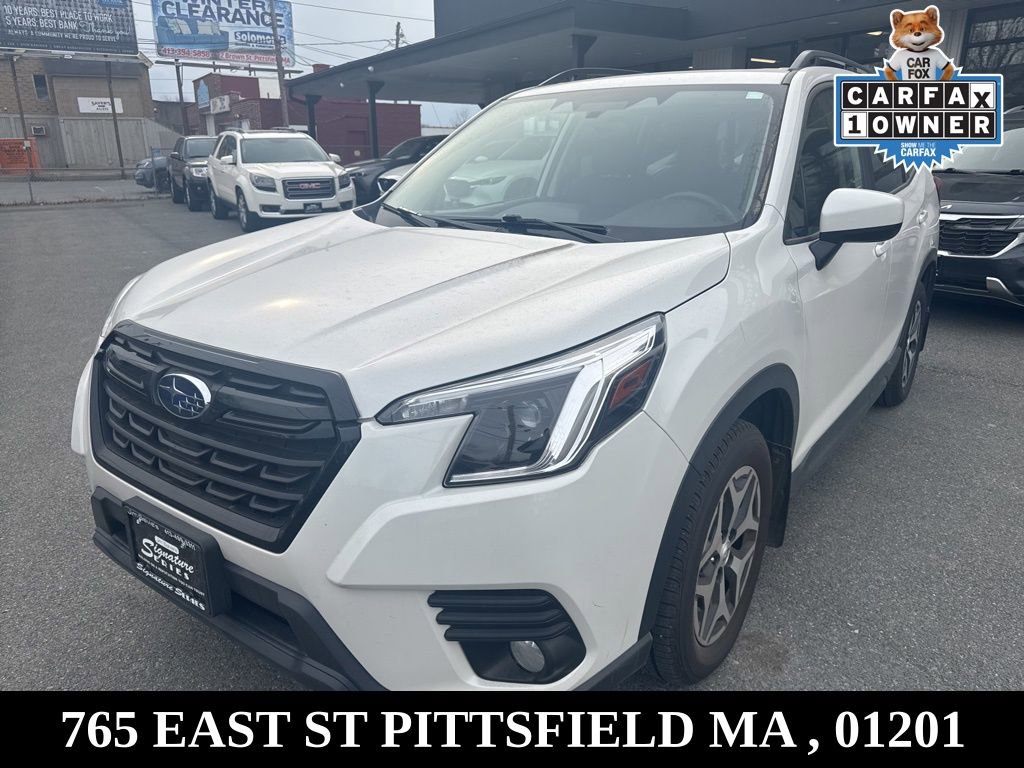 Used 2023 Subaru Forester Premium image 3