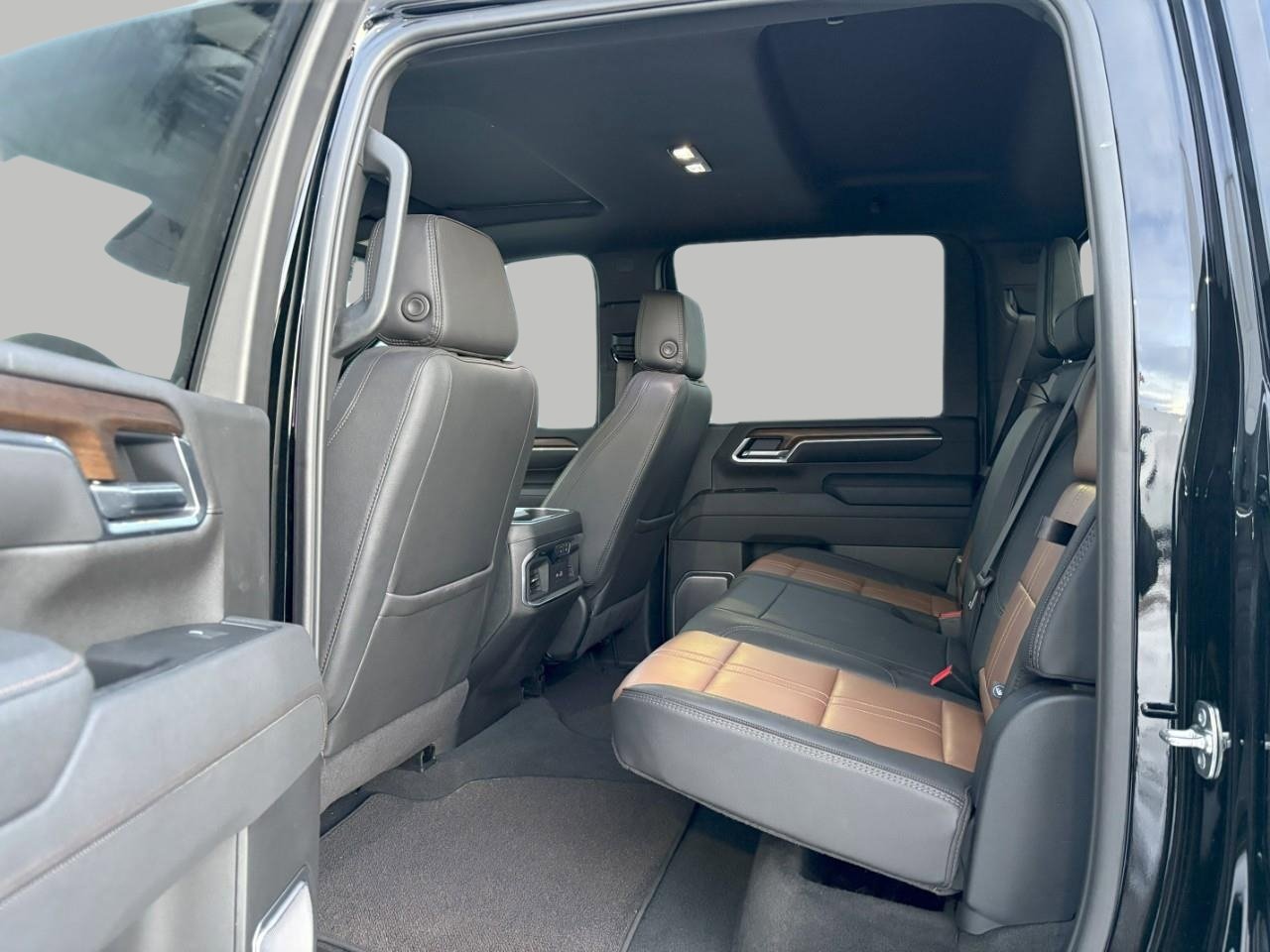 Certified 2025 Chevrolet Silverado 3500 High Country w/ High Country Premium Package image 23