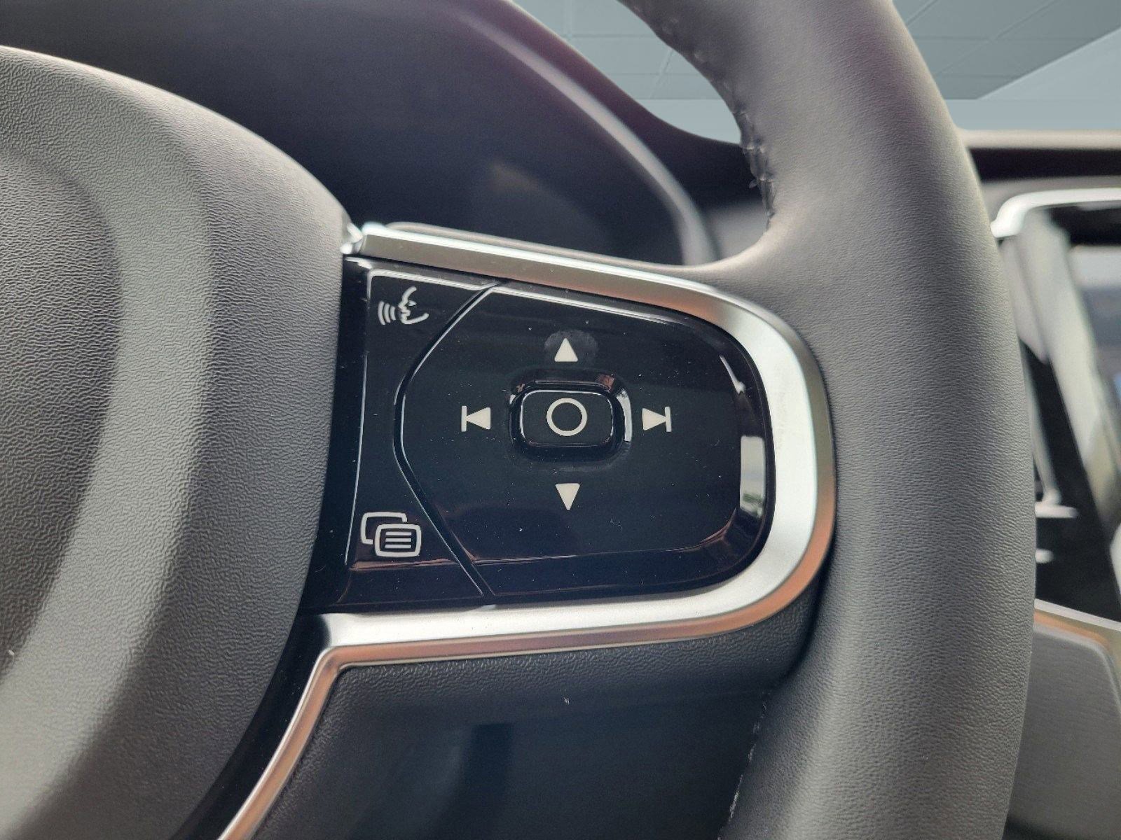 New 2024 Volvo XC90 T8 Plus w/ Protection Package Premier image 30