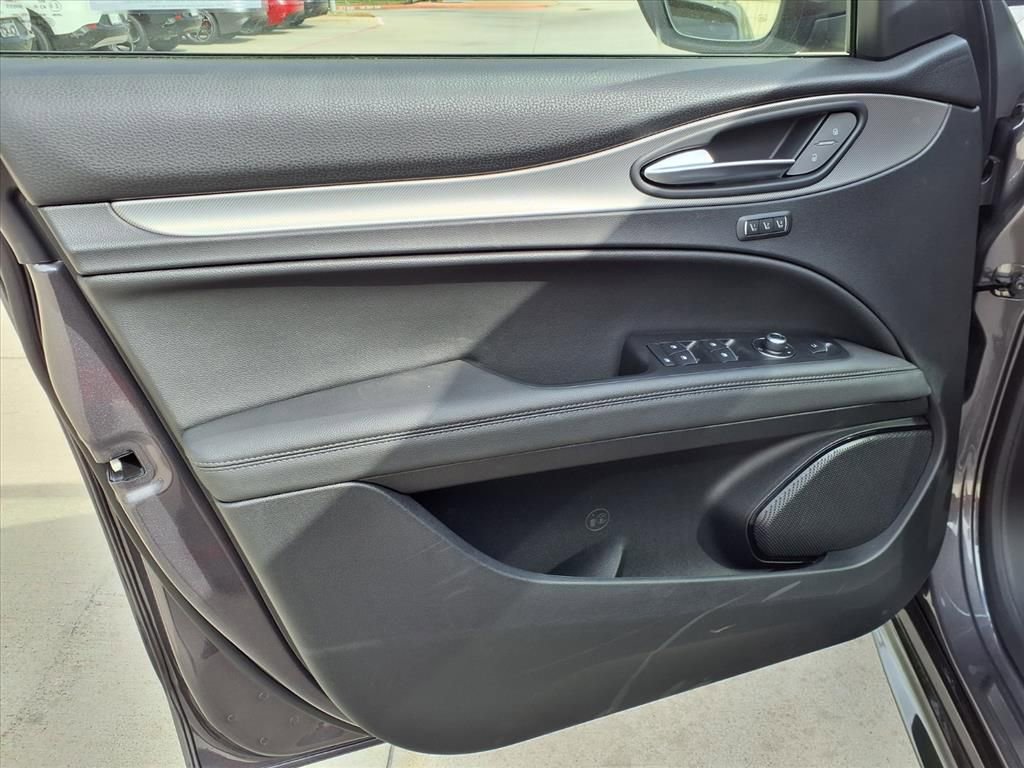 New 2026 Alfa Romeo Stelvio Sprint w/ Convenience Package image 14