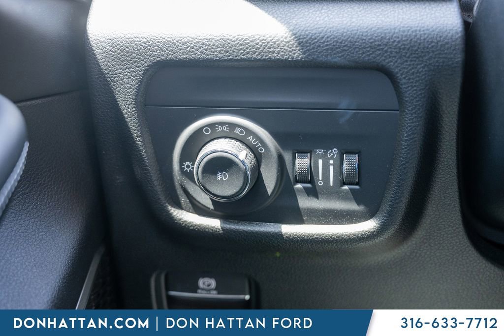 Used 2023 Jeep Grand Cherokee L Limited AWD/4WD image 15