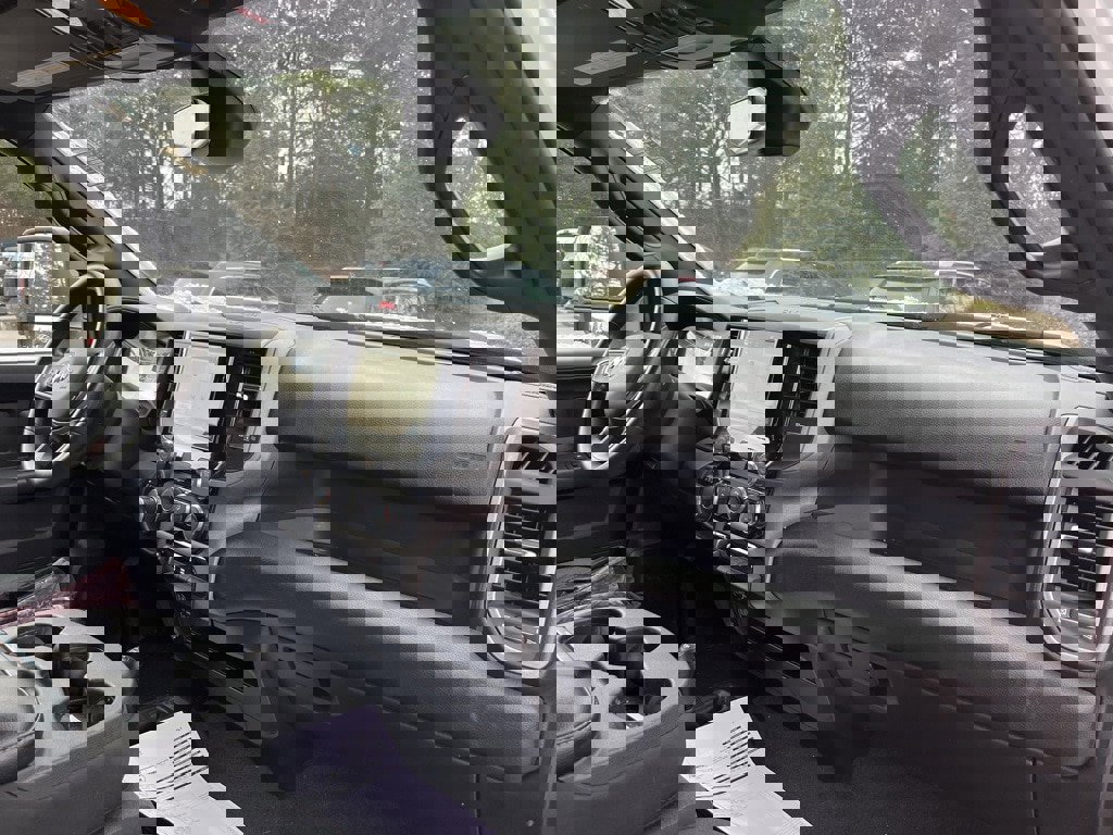 Used 2024 RAM 2500 Tradesman w/ Chrome Appearance Group image 10