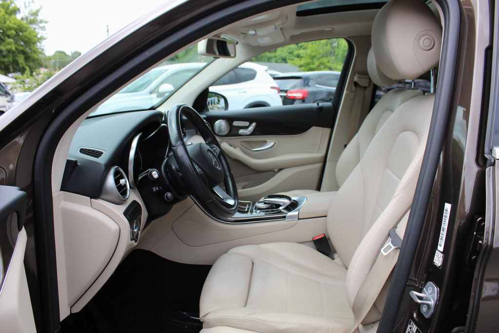 Used 2016 Mercedes-Benz GLC 300 4MATIC image 26