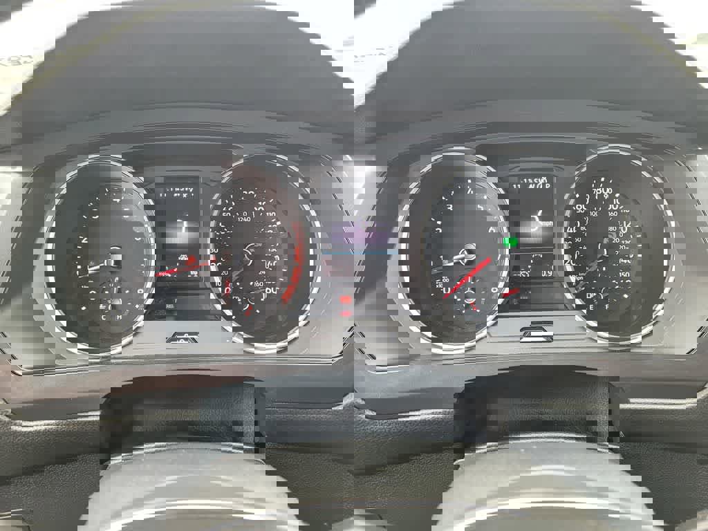 Used 2021 Volkswagen Tiguan SE w/ Panoramic Sunroof Package image 22