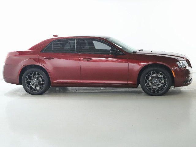 Used 2022 Chrysler 300 Touring w/ Sport Appearance Package image 11