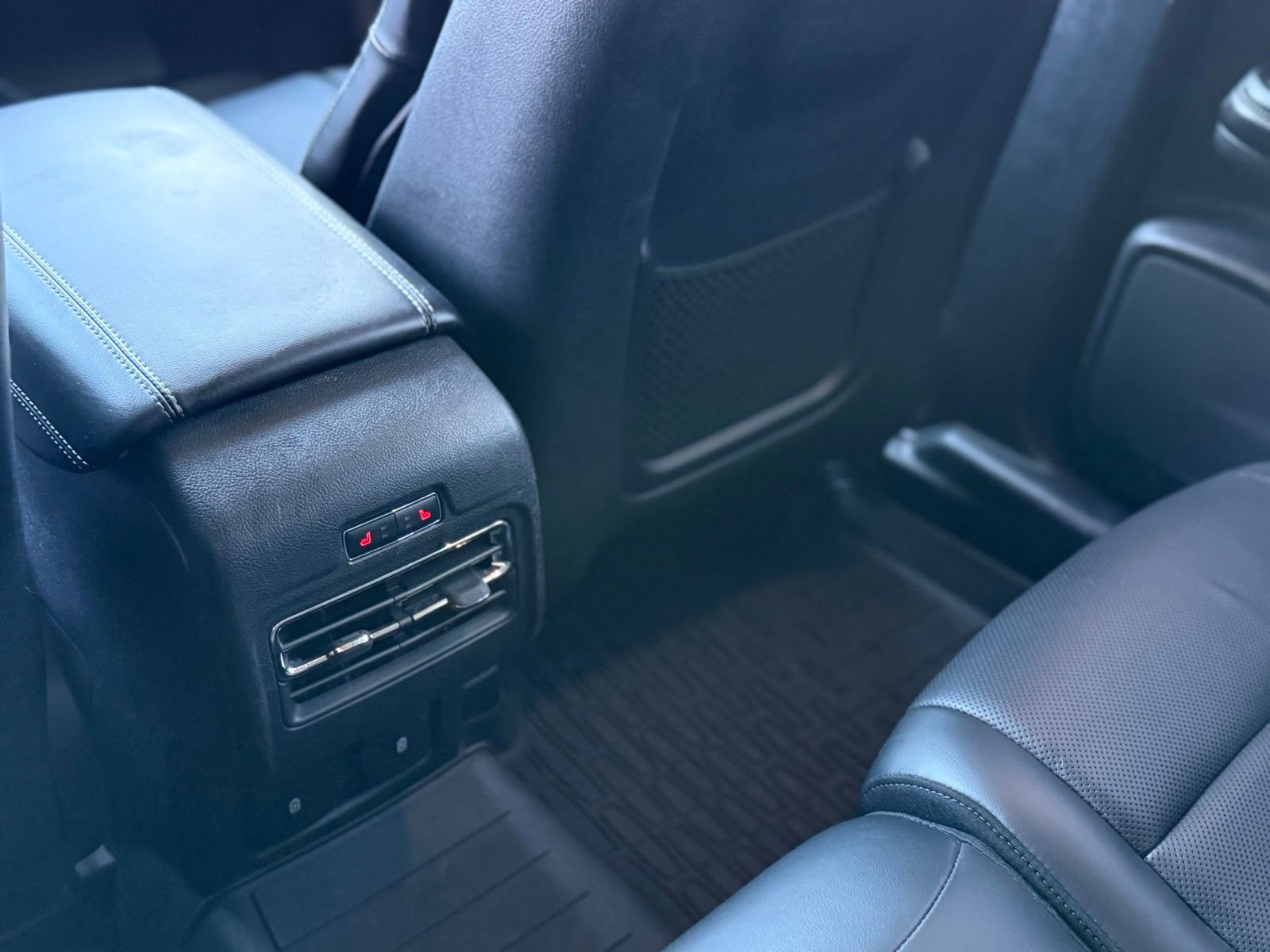 Used 2023 Lincoln Corsair Reserve w/ Equipment Group 202A image 13