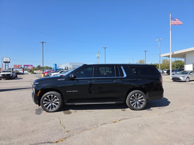 Used 2026 Chevrolet Suburban High Country w/ Sun And Tow Package AWD/4WD image 9