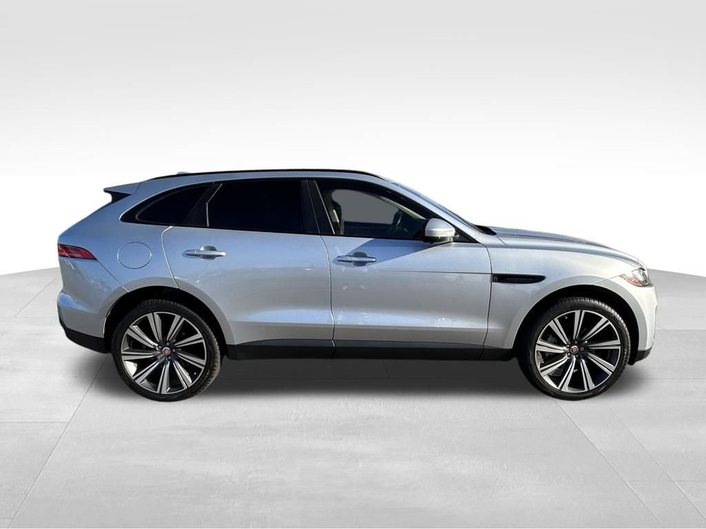 Used 2019 Jaguar F-PACE Prestige image 6