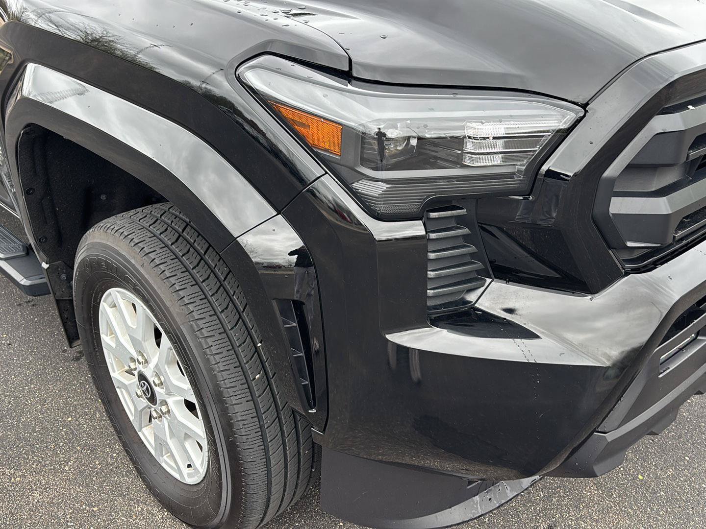 Used 2024 Toyota Tacoma SR5 AWD/4WD image 19
