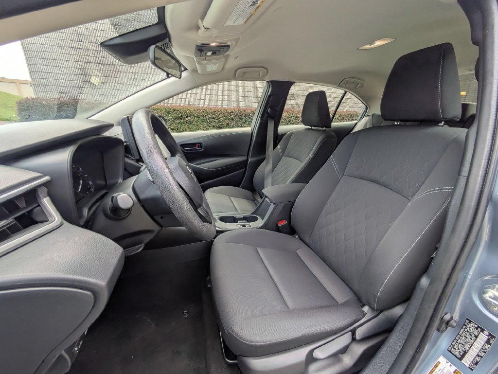 Used 2025 Toyota Corolla LE FWD image 23