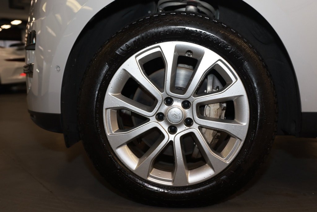 Used 2024 Land Rover Range Rover Sport SE image 23