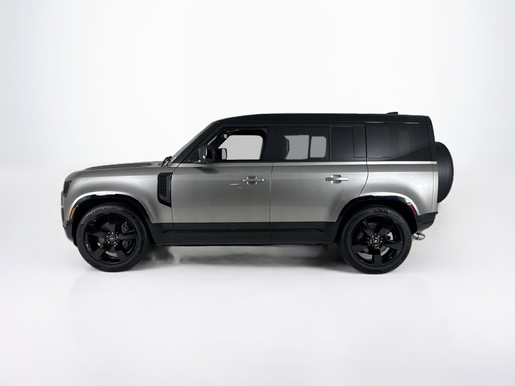 Used 2025 Land Rover Defender 110 X-Dynamic SE AWD/4WD image 2