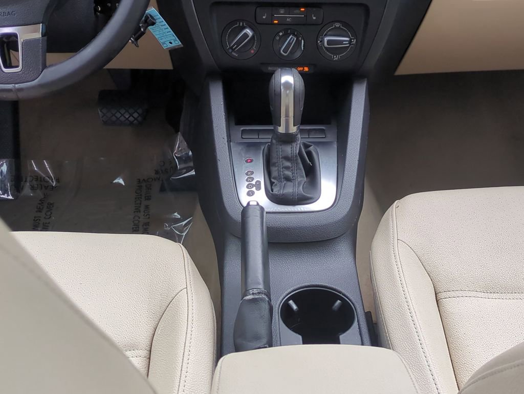 Used 2011 Volkswagen Jetta SE image 19