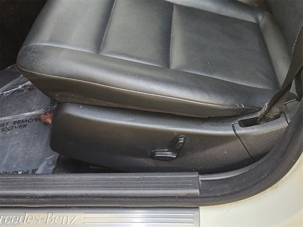 Used 2009 Mercedes-Benz C 300 Sedan image 25