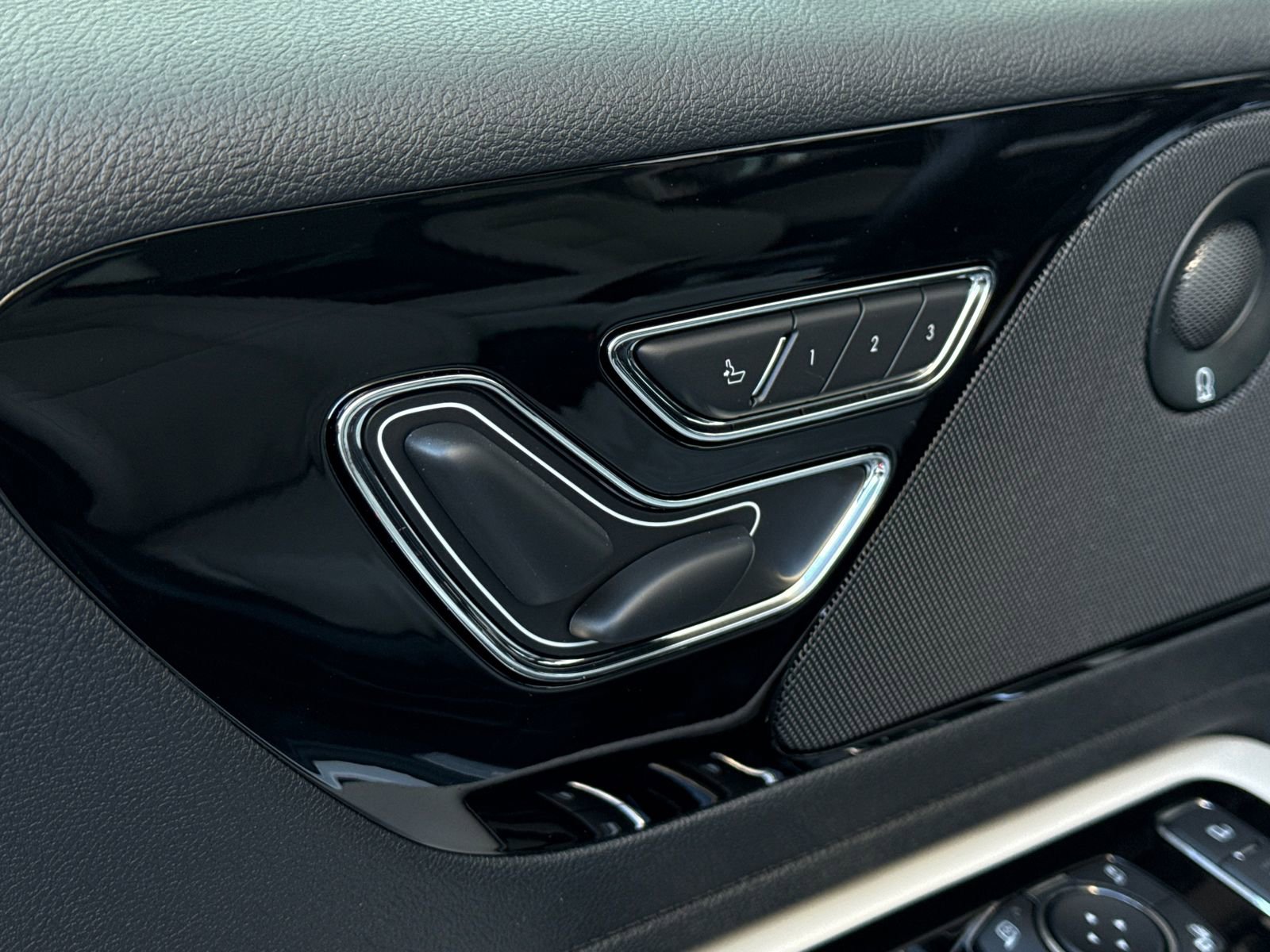 New 2026 Lincoln Aviator Reserve AWD/4WD image 16