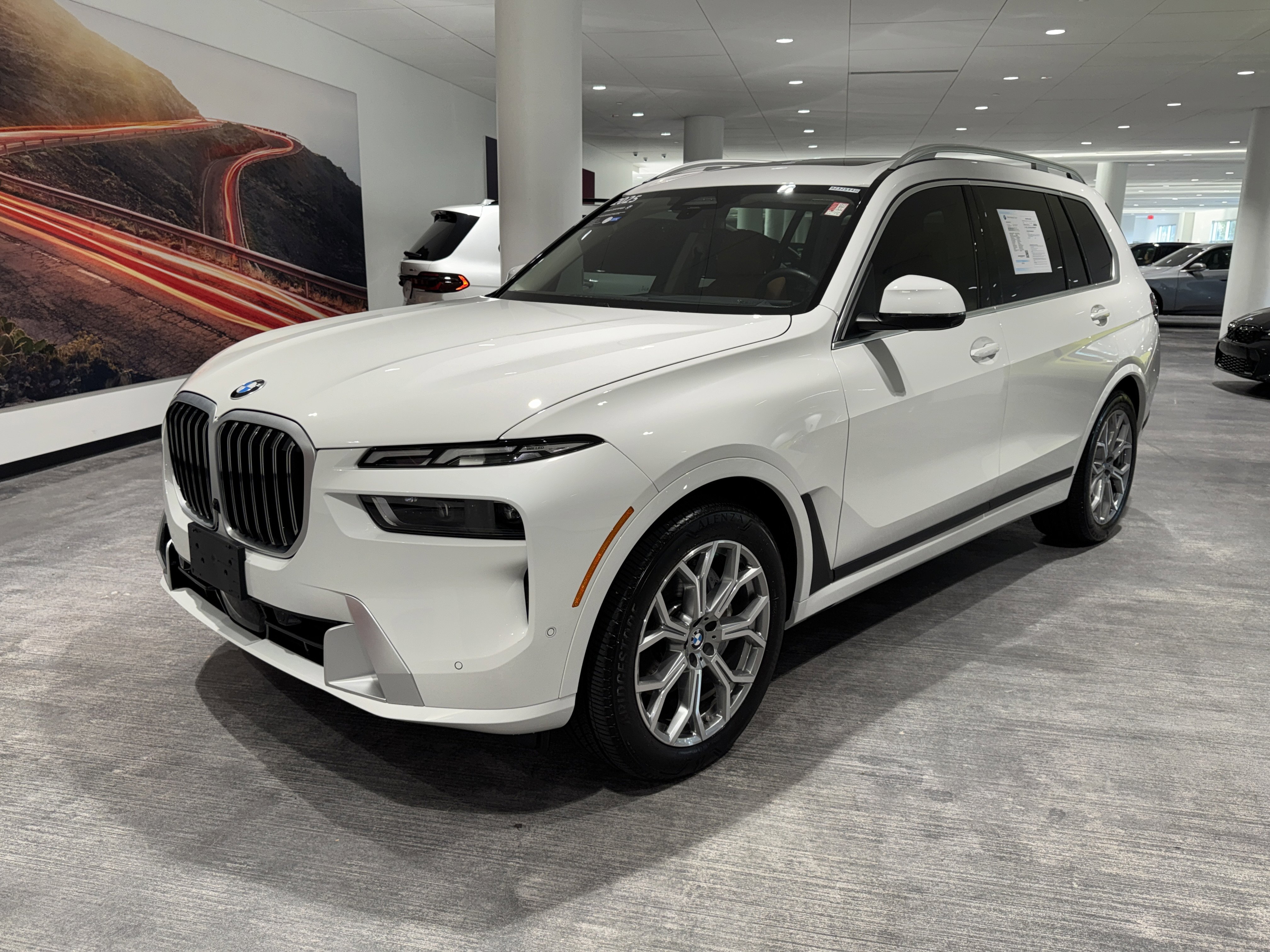 Certified 2025 BMW X7 xDrive40i w/ Premium Package image 4
