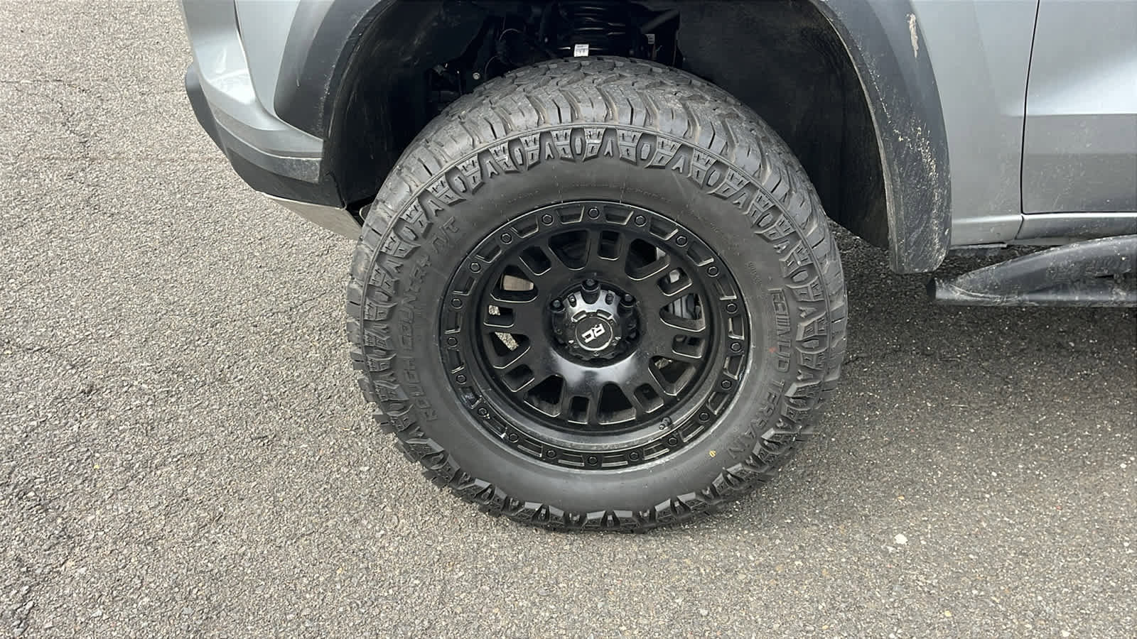 Used 2024 Chevrolet Colorado ZR2 w/ Technology Package image 8