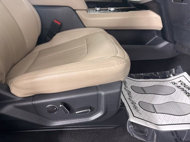 Used 2024 Ford Expedition Max Limited AWD/4WD image 19
