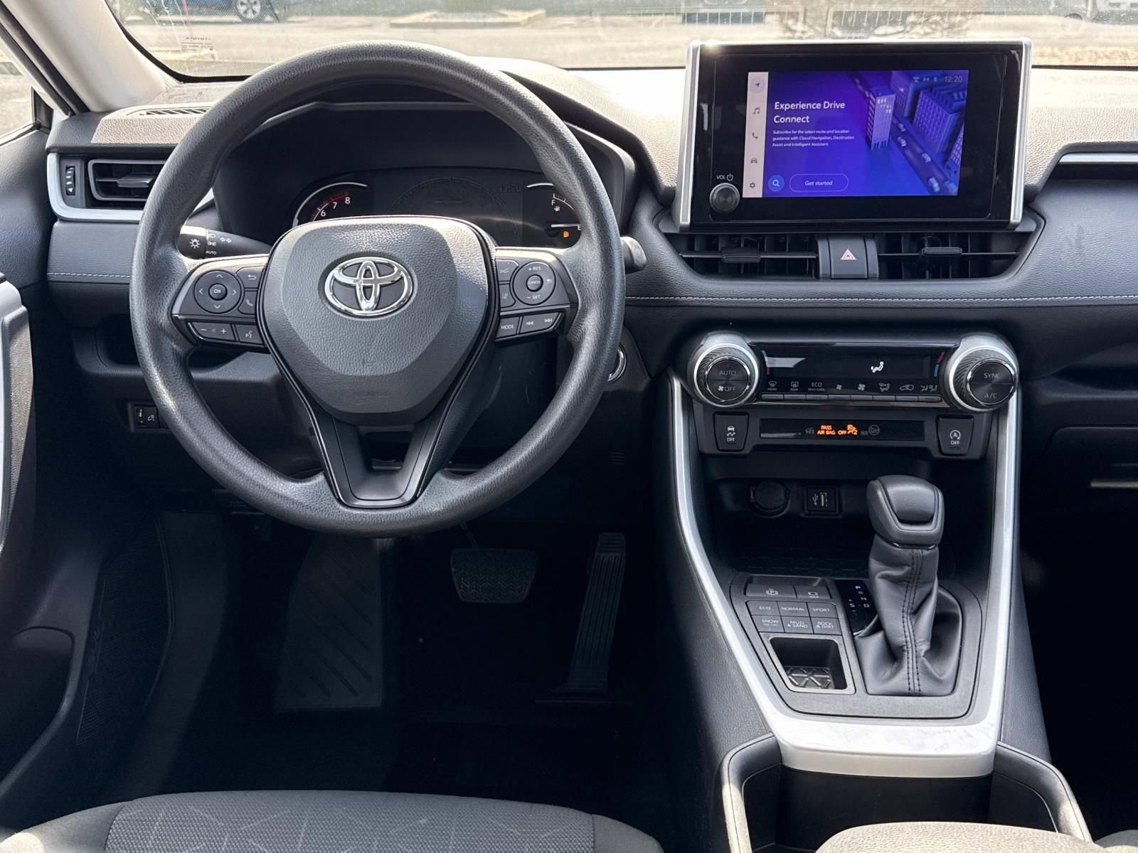Used 2025 Toyota RAV4 XLE AWD/4WD image 7