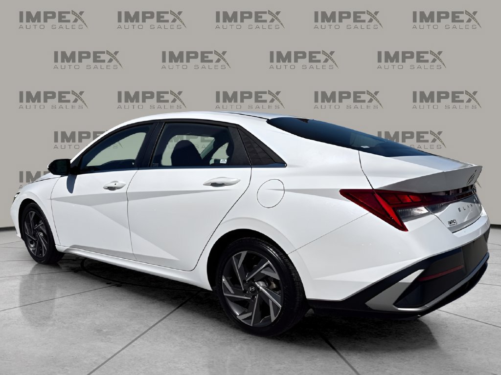 Used 2025 Hyundai Elantra SEL FWD image 3