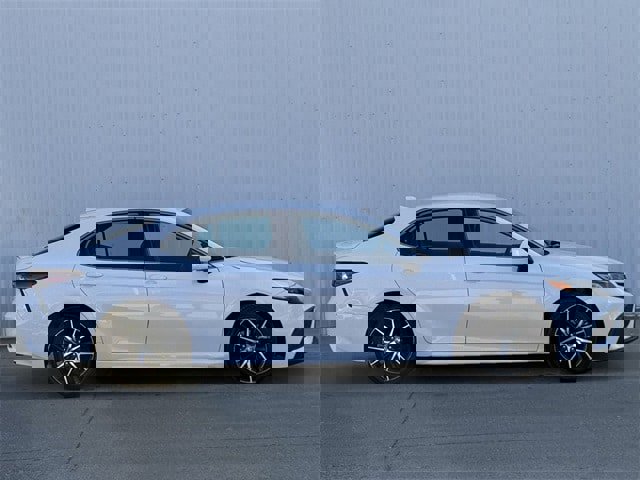 Used 2024 Toyota Camry SE image 3