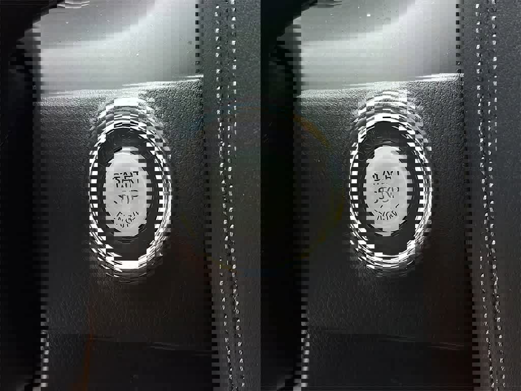 Used 2024 Nissan Armada SV image 29