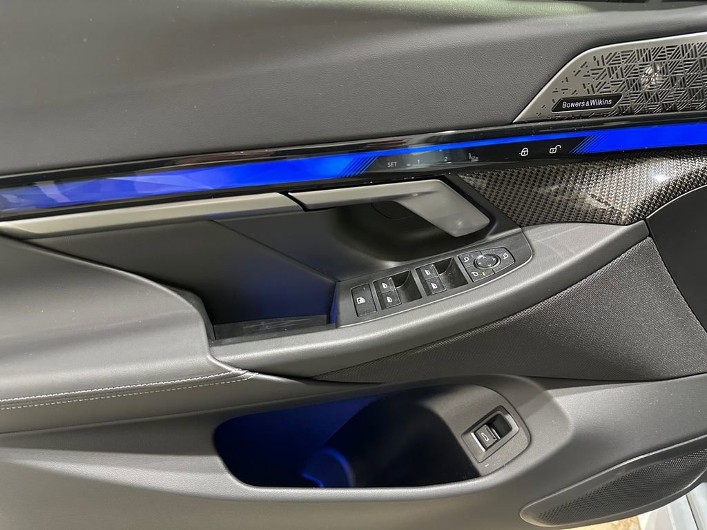Used 2025 BMW M5 Touring image 14