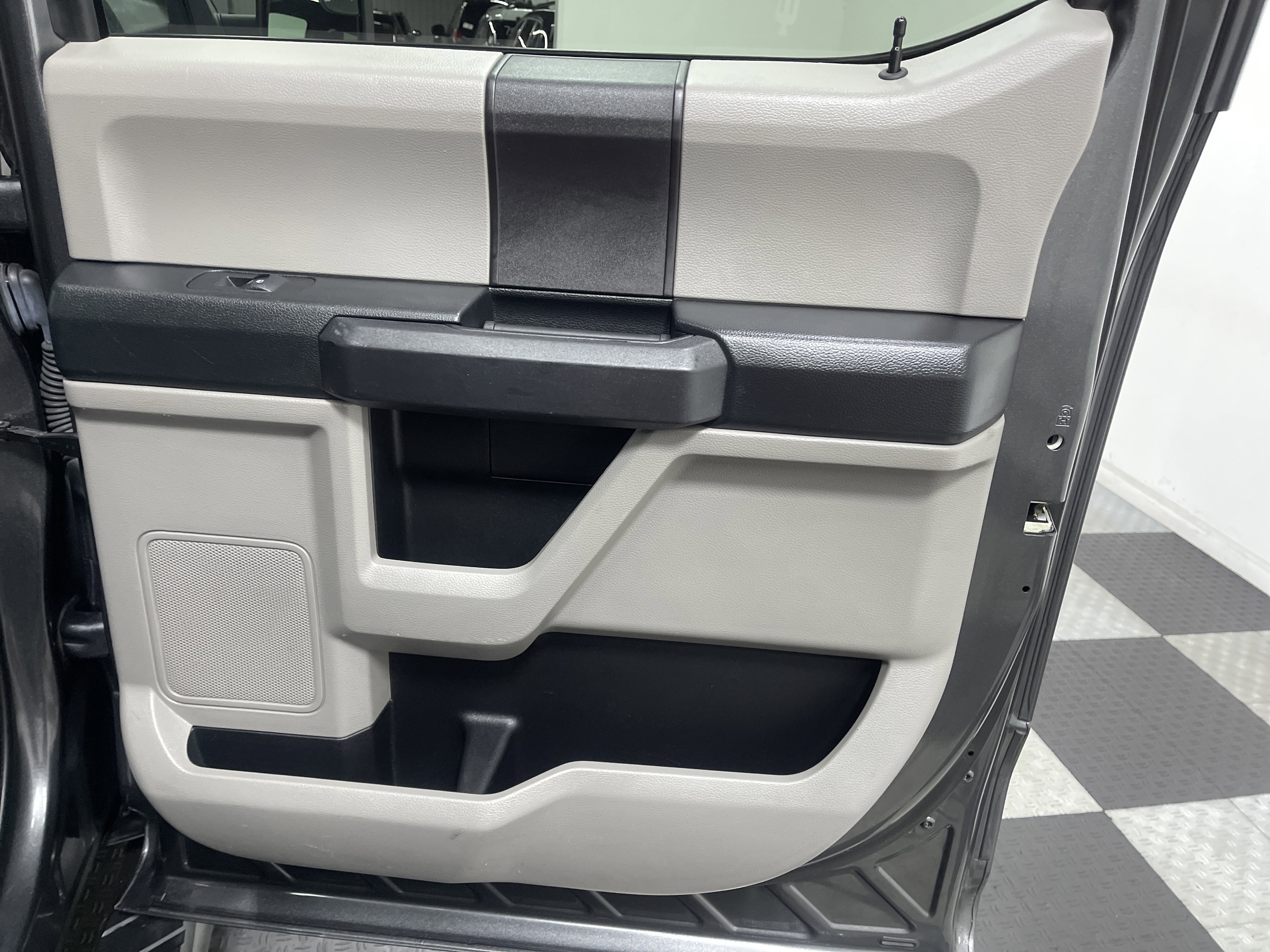 Used 2018 Ford F150 XL w/ Equipment Group 101A Mid AWD/4WD image 18