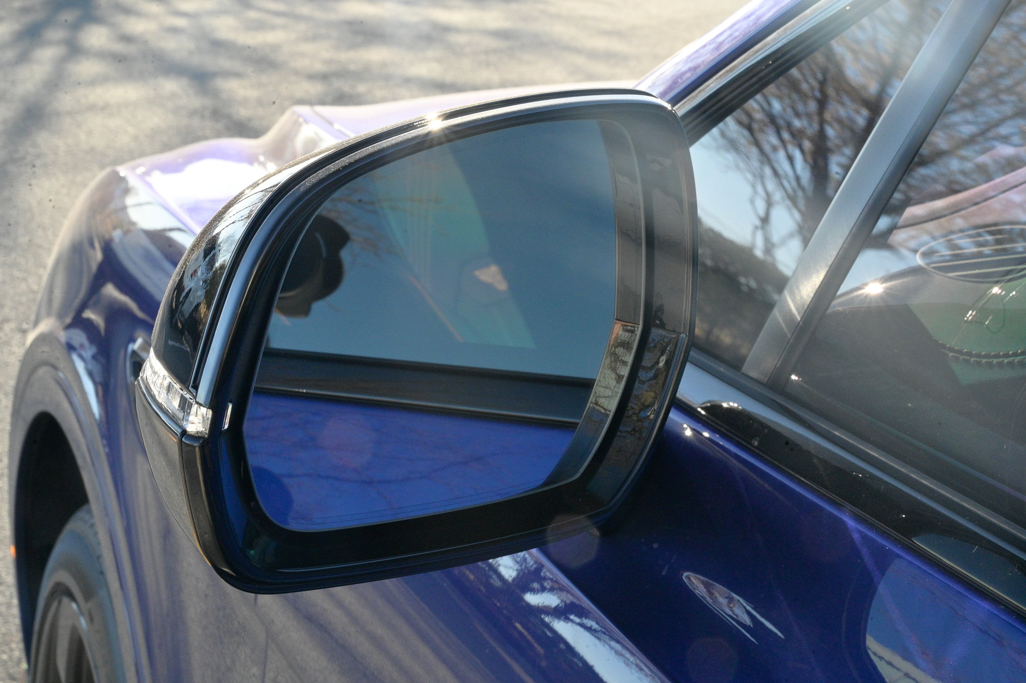 Used 2025 Bentley Bentayga image 14