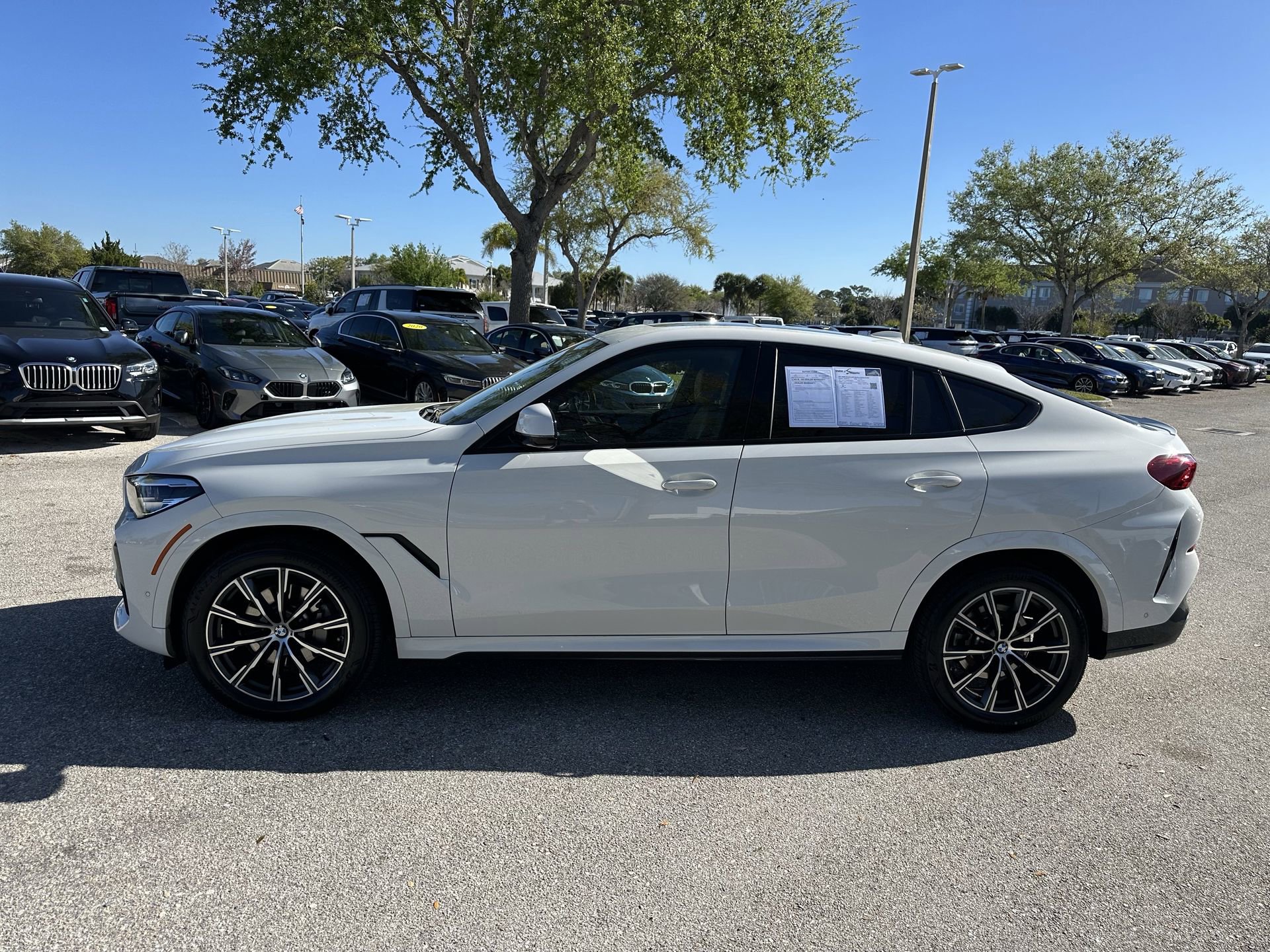 Used 2021 BMW X6 sDrive40i w/ M Sport Package image 7