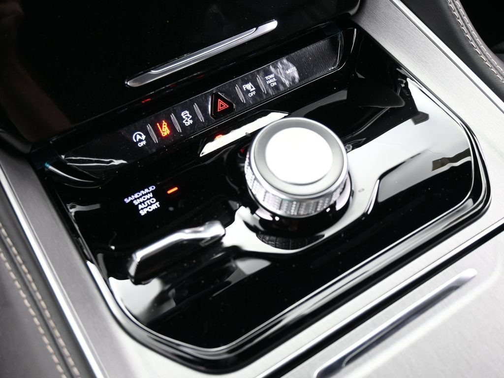 New 2026 Jeep Grand Wagoneer Limited AWD/4WD image 24