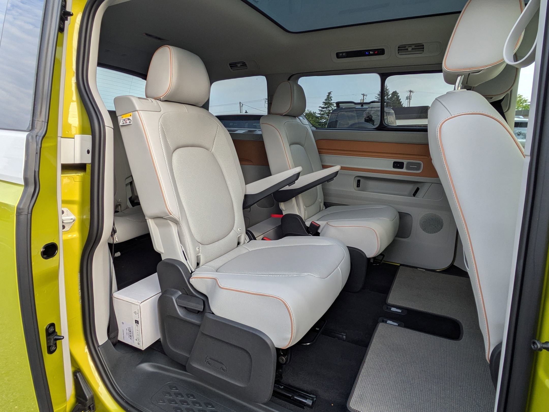New 2025 Volkswagen ID. Buzz 1st Edition image 31
