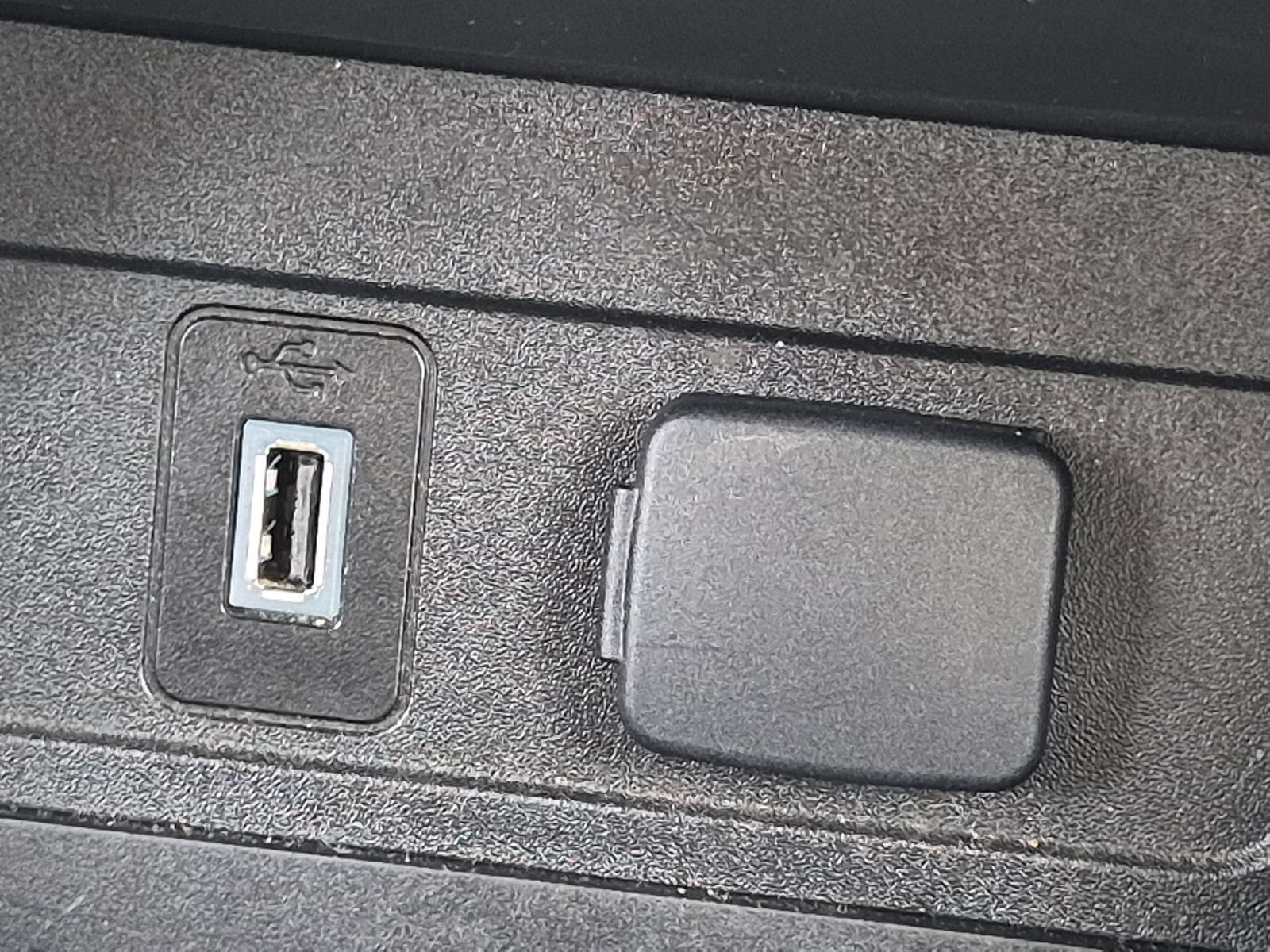 Used 2019 Ford Escape SEL AWD/4WD image 27
