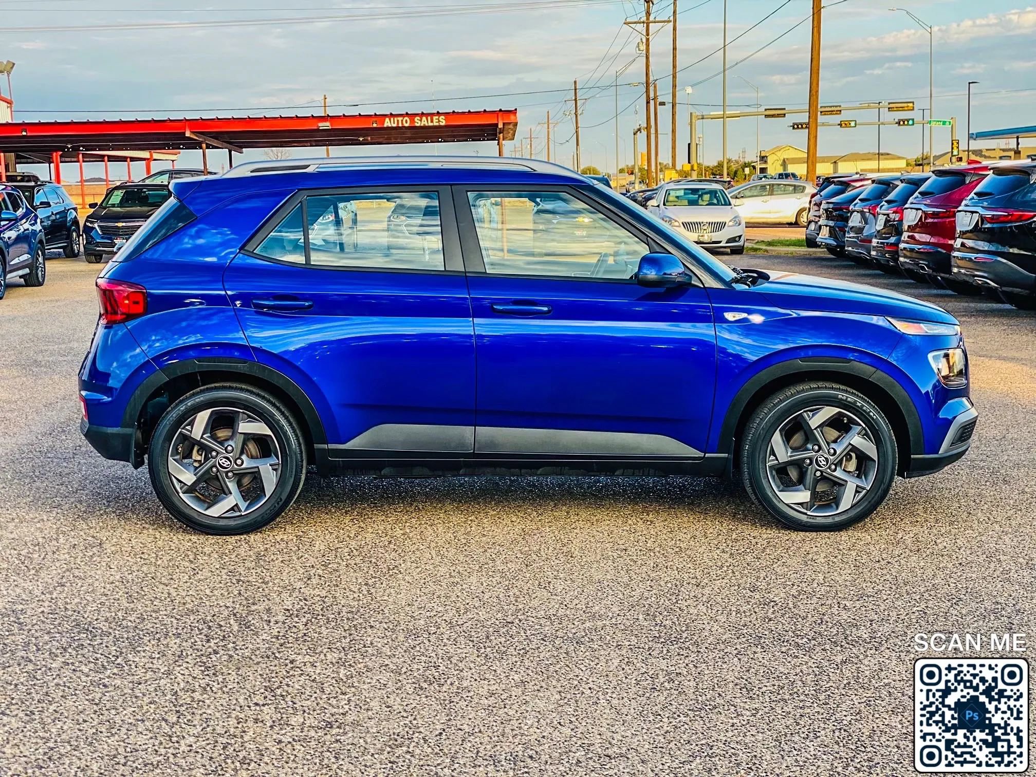 Used 2023 Hyundai Venue SEL image 9