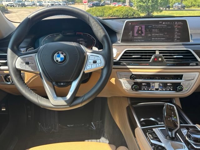 Used 2021 BMW 750i xDrive w/ Autobahn Package AWD/4WD image 19