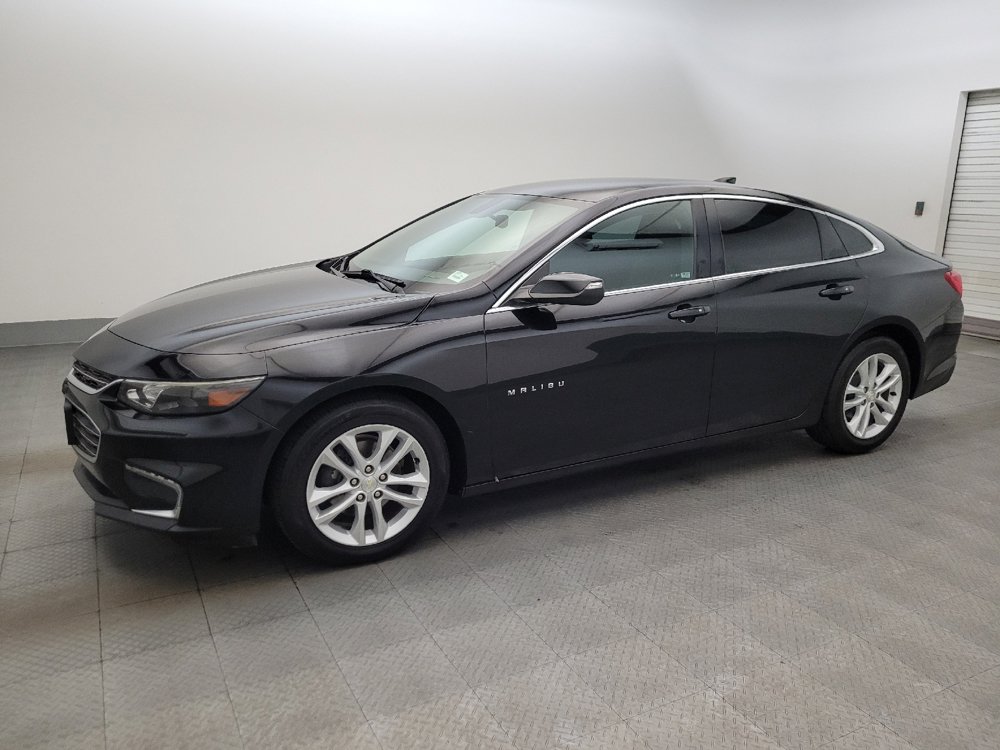 Used 2017 Chevrolet Malibu LT FWD image 2