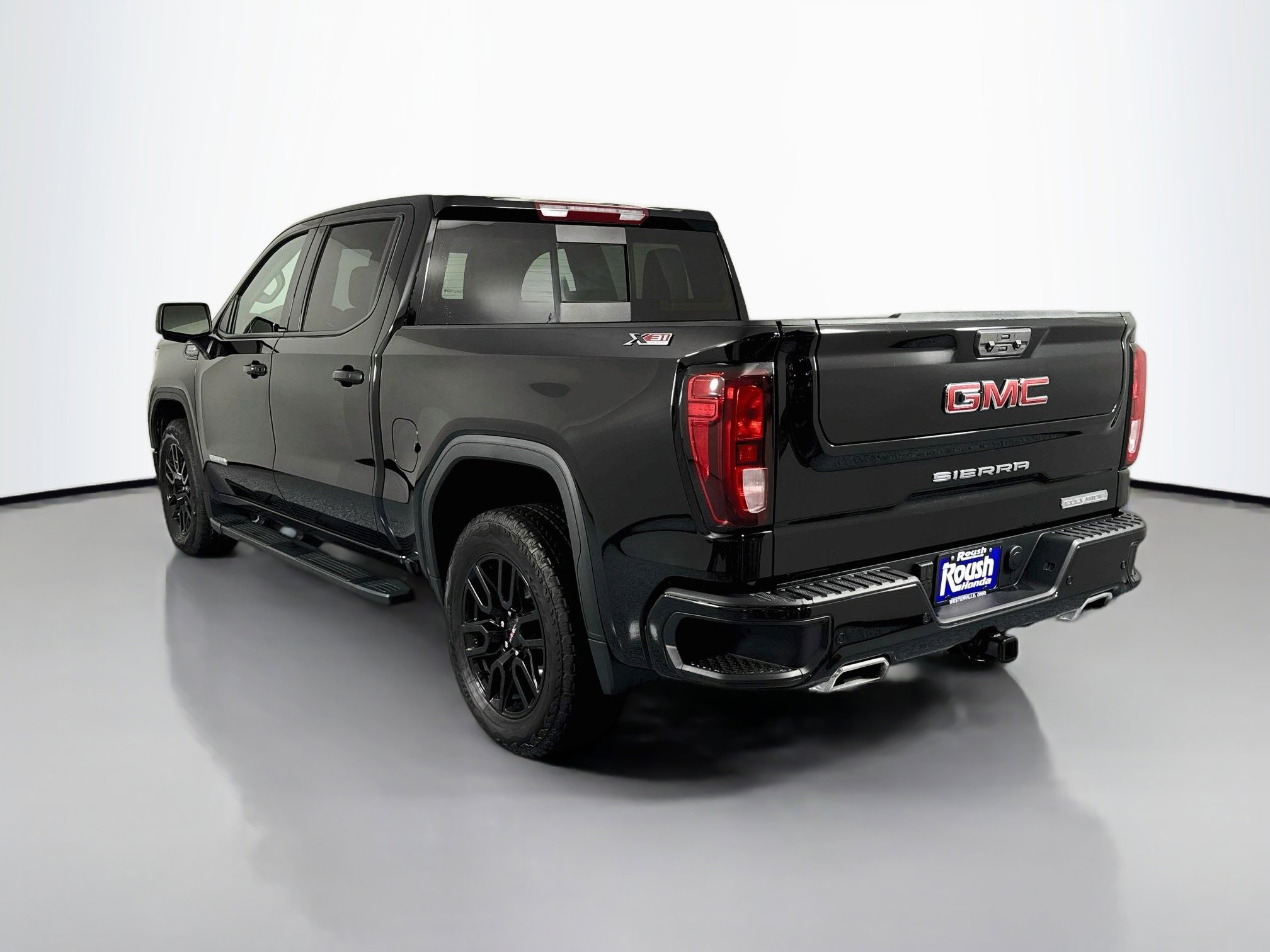 Used 2025 GMC Sierra 1500 Elevation w/ Elevation Premium Package AWD/4WD image 7